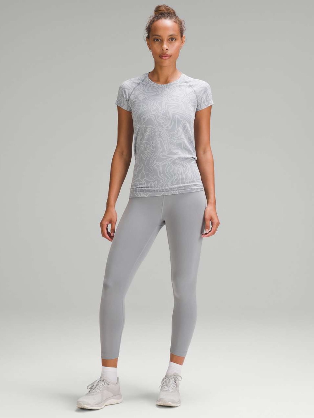 Lululemon Swiftly Tech Short-Sleeve
Shirt 2.0
Marble Mix Rhino Grey / White